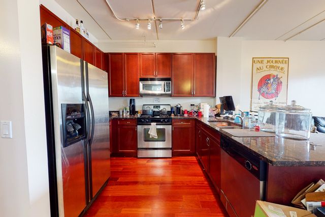 873 N LARRABEE Avenue 304, Chicago, IL 60610