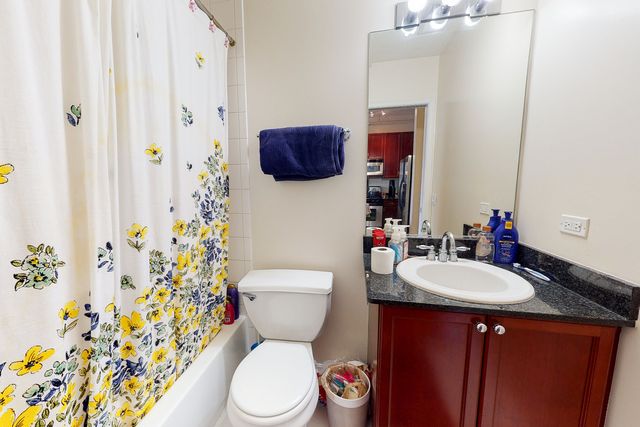 873 N LARRABEE Avenue 304, Chicago, IL 60610