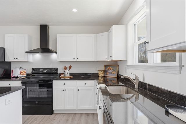 109 Navy Yard Rd, Dracut, MA 01826