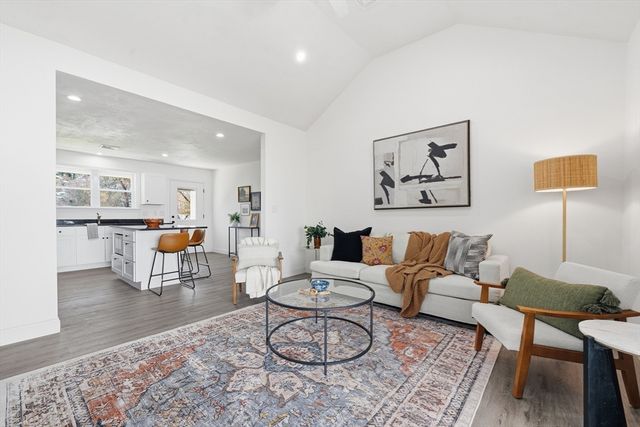 109 Navy Yard Rd, Dracut, MA 01826