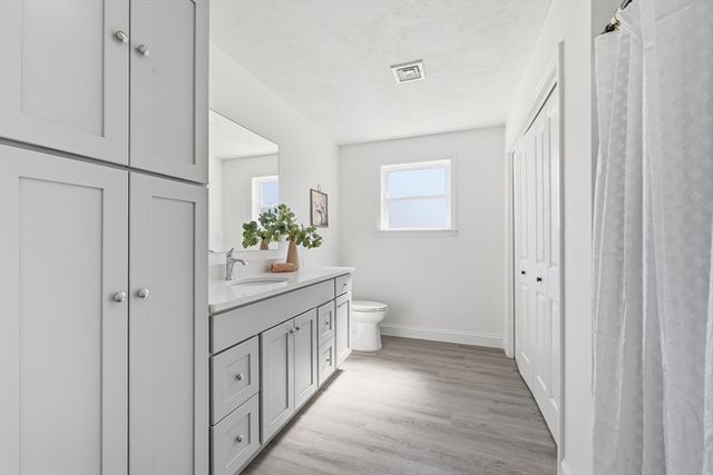 109 Navy Yard Rd, Dracut, MA 01826
