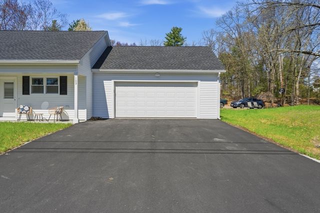 109 Navy Yard Rd, Dracut, MA 01826