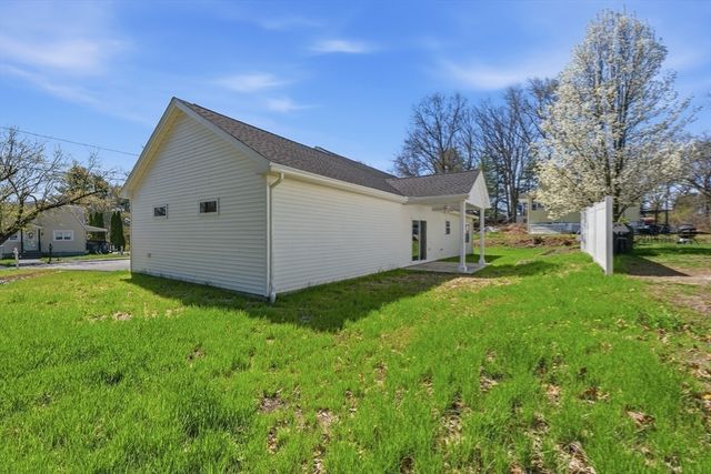 109 Navy Yard Rd, Dracut, MA 01826