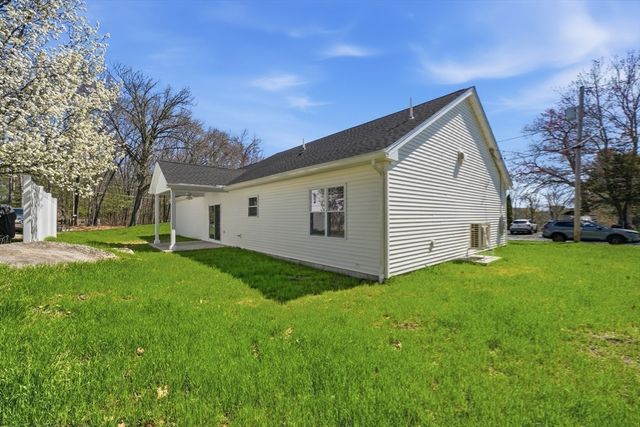 109 Navy Yard Rd, Dracut, MA 01826