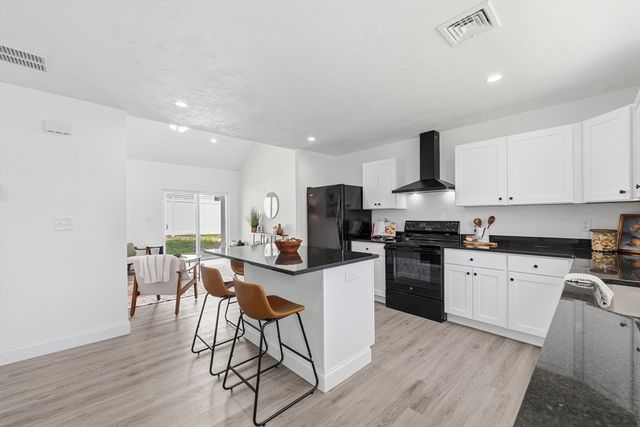 109 Navy Yard Rd, Dracut, MA 01826