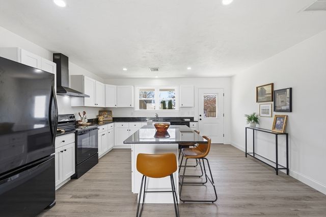 109 Navy Yard Rd, Dracut, MA 01826