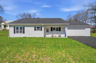 109 Navy Yard Rd, Dracut, MA 01826