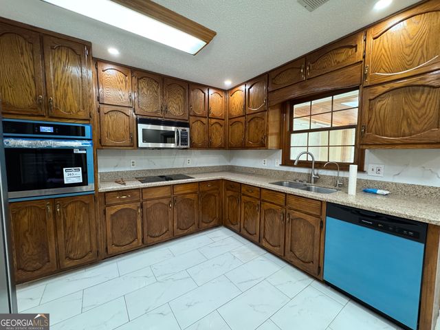 700 Ponderosa Court, Fayetteville, GA 30214