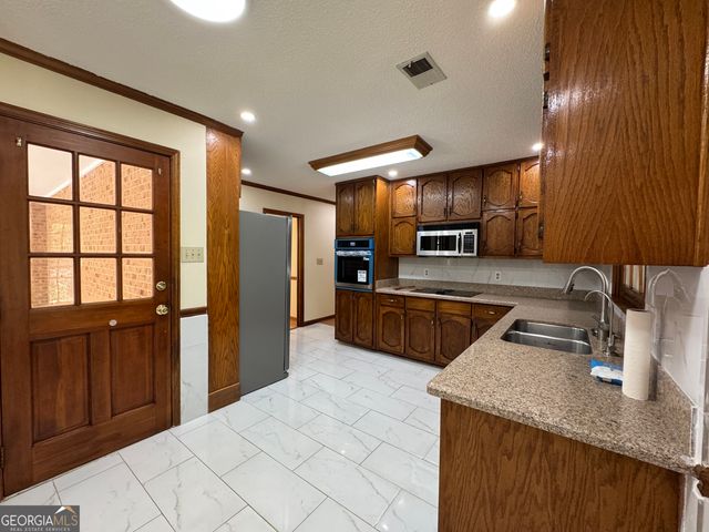 700 Ponderosa Court, Fayetteville, GA 30214