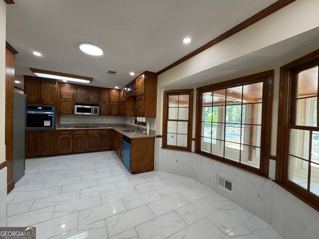 700 Ponderosa Court, Fayetteville, GA 30214