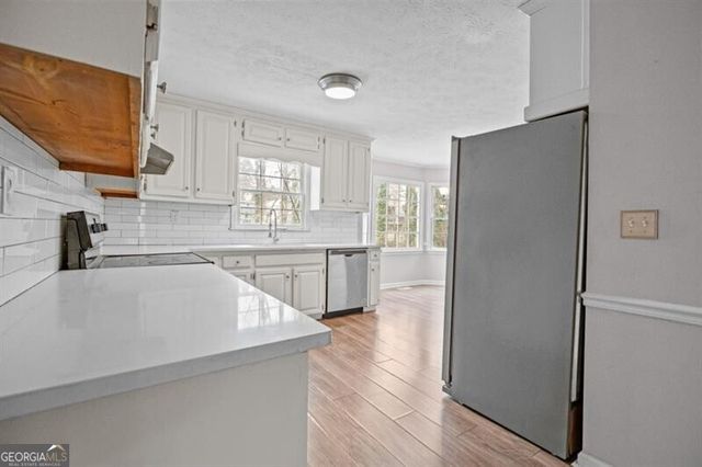 320 Saint Simons Cove, Lawrenceville, GA 30044