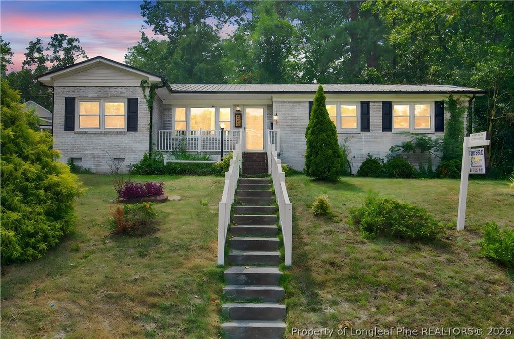 805 Shadowlawn Drive, Fayetteville, NC 28303 — exterior