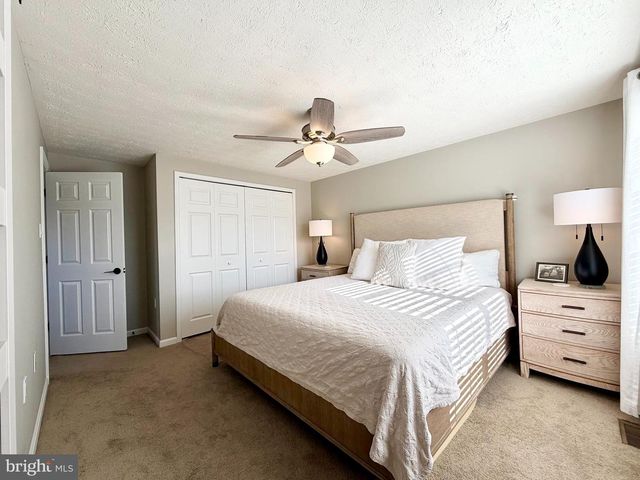 1011 NELSON CT NE, Leesburg, VA 20176