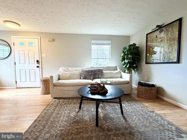 1011 NELSON CT NE, Leesburg, VA 20176