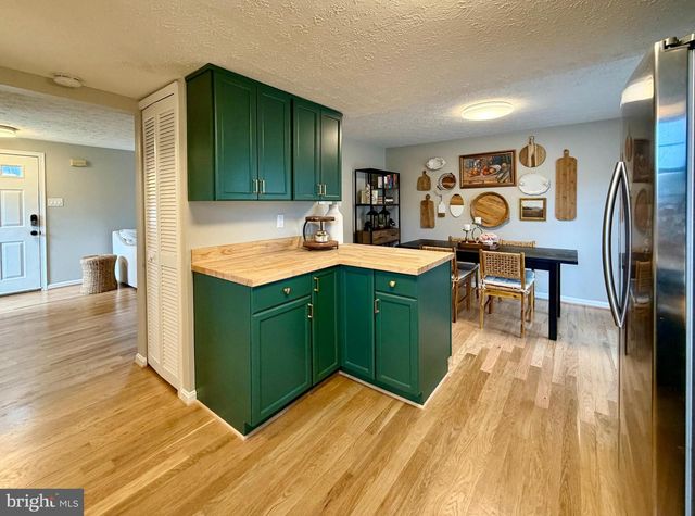 1011 NELSON CT NE, Leesburg, VA 20176