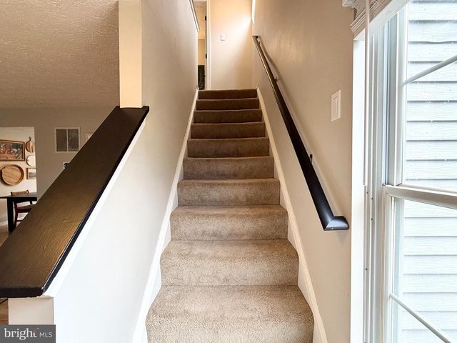 1011 NELSON CT NE, Leesburg, VA 20176