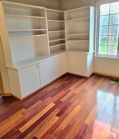 308 Windsor Court C, South Elgin, IL 60177