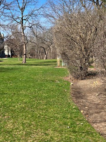 308 Windsor Court C, South Elgin, IL 60177