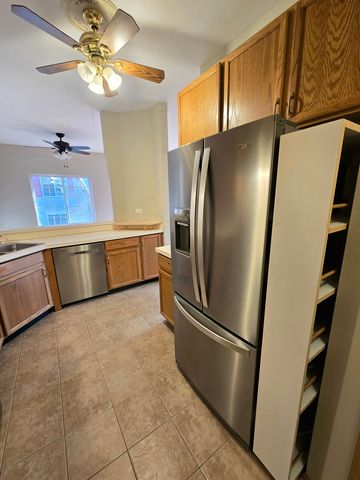 308 Windsor Court C, South Elgin, IL 60177