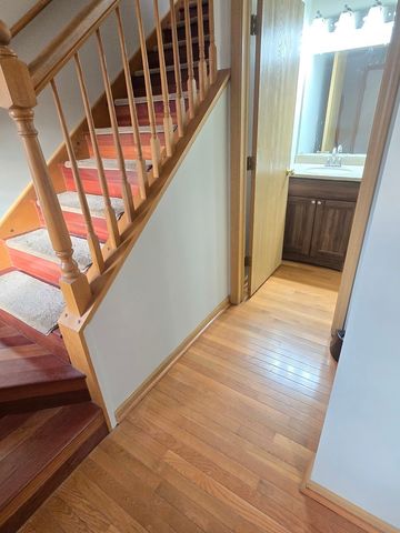 308 Windsor Court C, South Elgin, IL 60177