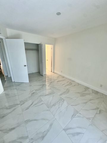 2440 Lake Osborne Drive 201, Lake Worth Beach, FL 33461