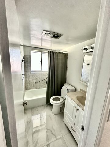 2440 Lake Osborne Drive 201, Lake Worth Beach, FL 33461