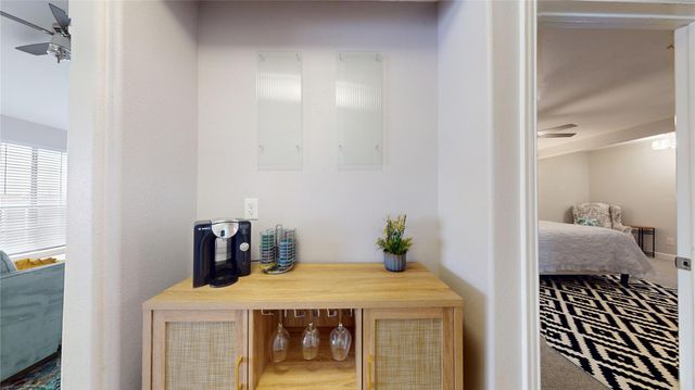 10429 Schaper Road, Galveston, TX 77554