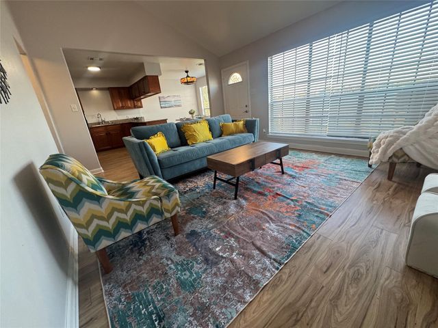 10429 Schaper Road, Galveston, TX 77554