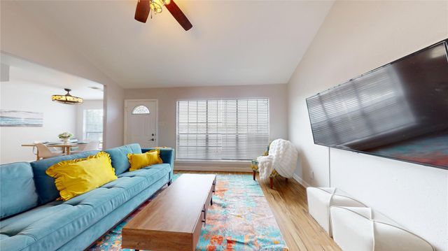 10429 Schaper Road, Galveston, TX 77554