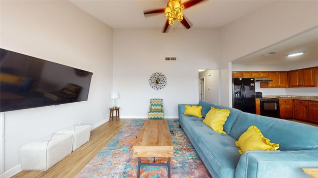 10429 Schaper Road, Galveston, TX 77554