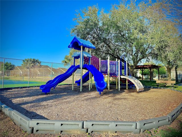 10429 Schaper Road, Galveston, TX 77554