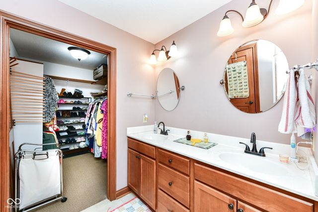 4739 W Harrisburg Court, New Palestine, IN 46163