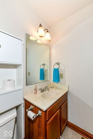 4739 W Harrisburg Court, New Palestine, IN 46163