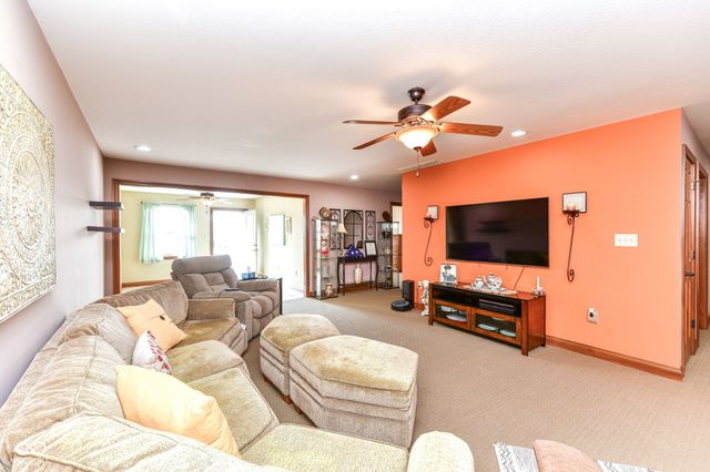 4739 W Harrisburg Court, New Palestine, IN 46163