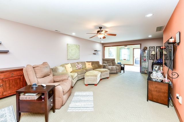 4739 W Harrisburg Court, New Palestine, IN 46163