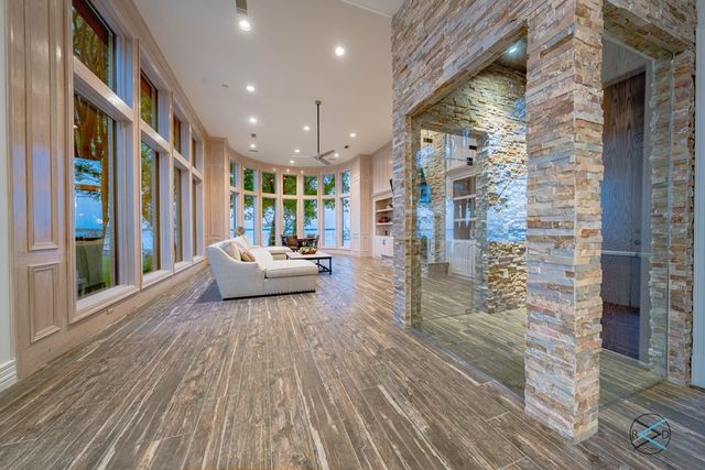 106 Brentwood Drive, Trinidad, TX 75163