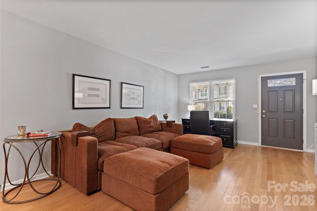 11138 Saintsbury Place, Charlotte, NC 28270