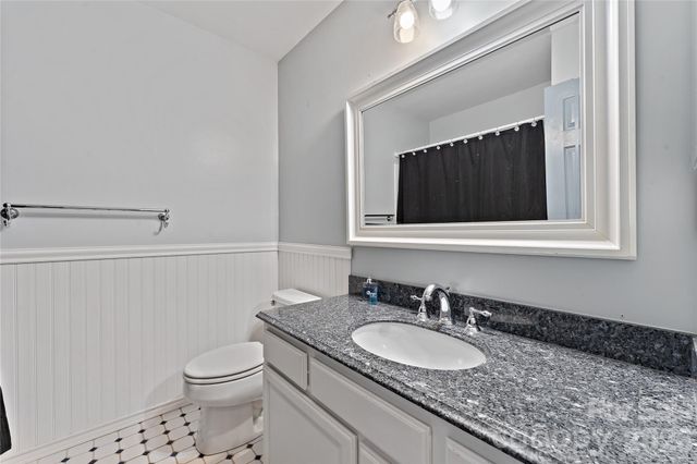 11138 Saintsbury Place, Charlotte, NC 28270