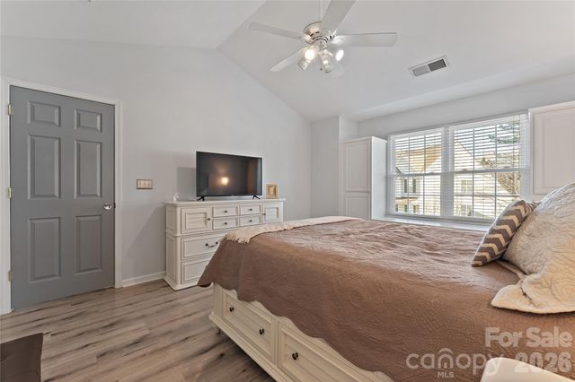 11138 Saintsbury Place, Charlotte, NC 28270