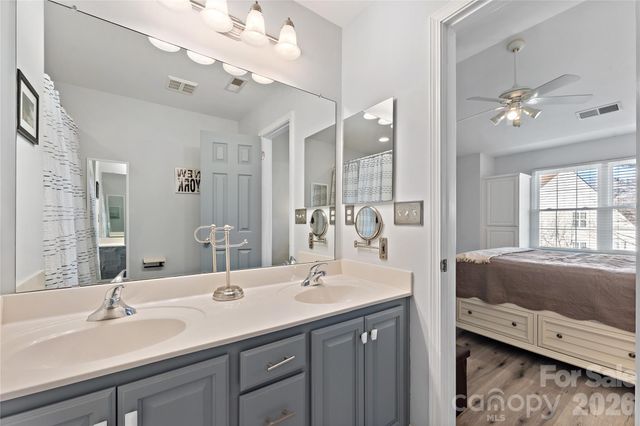 11138 Saintsbury Place, Charlotte, NC 28270