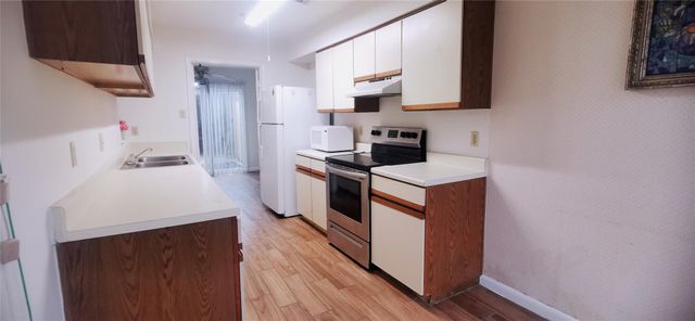 8313 Augustine Drive B, Houston, TX 77036