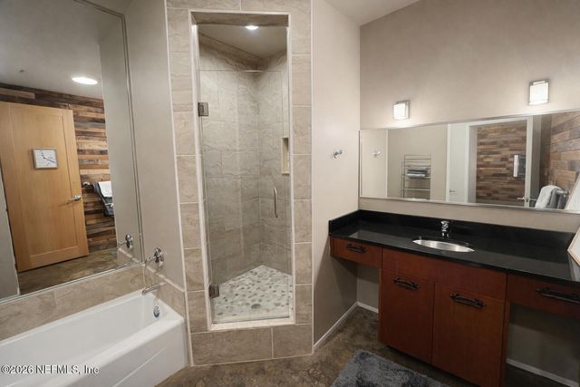 1050 HENDRICKS Avenue 103, Jacksonville, FL 32207