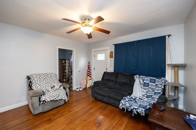 3814 67th Street, Urbandale, IA 50322