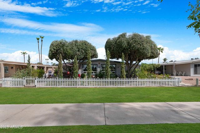 8938 E COUNTRY CLUB Drive, Sun Lakes, AZ 85248