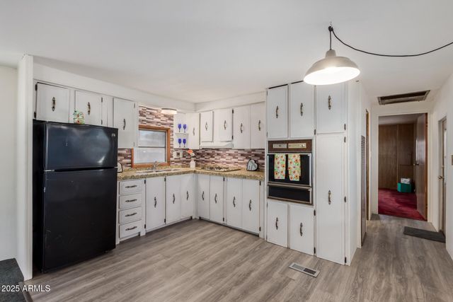 16225 N CAVE CREEK Road 1, Phoenix, AZ 85032