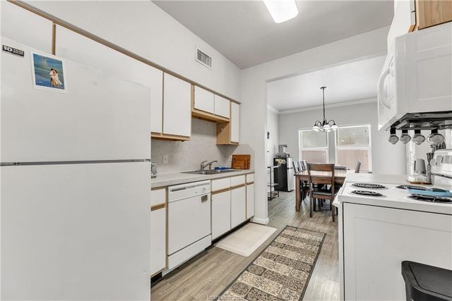 1249 Canyon Creek Circle, College Station, TX 77840