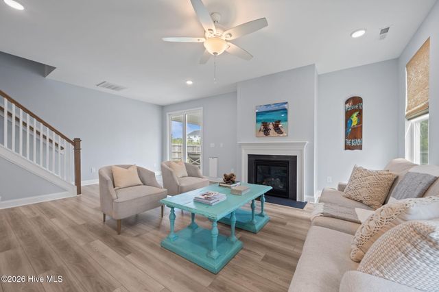 912 Terraces Lane, Hampstead, NC 28443