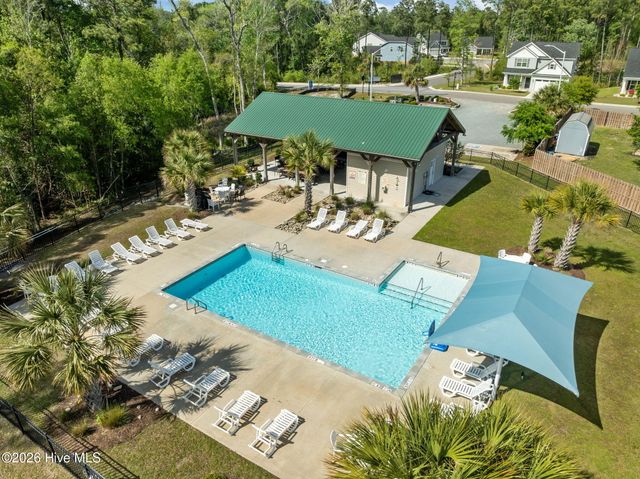 912 Terraces Lane, Hampstead, NC 28443
