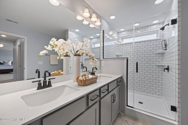 912 Terraces Lane, Hampstead, NC 28443