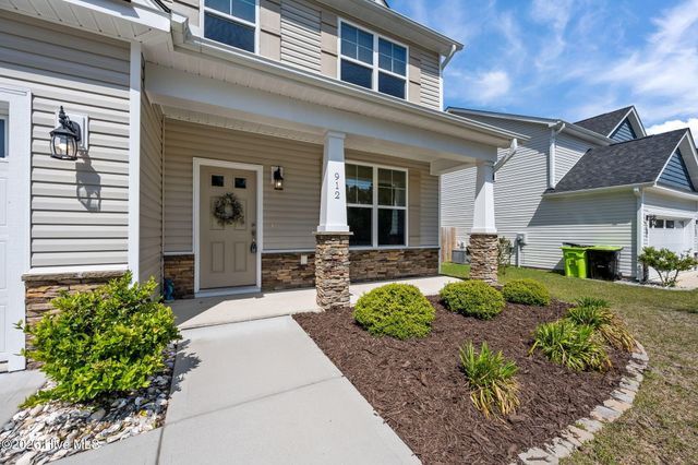 912 Terraces Lane, Hampstead, NC 28443